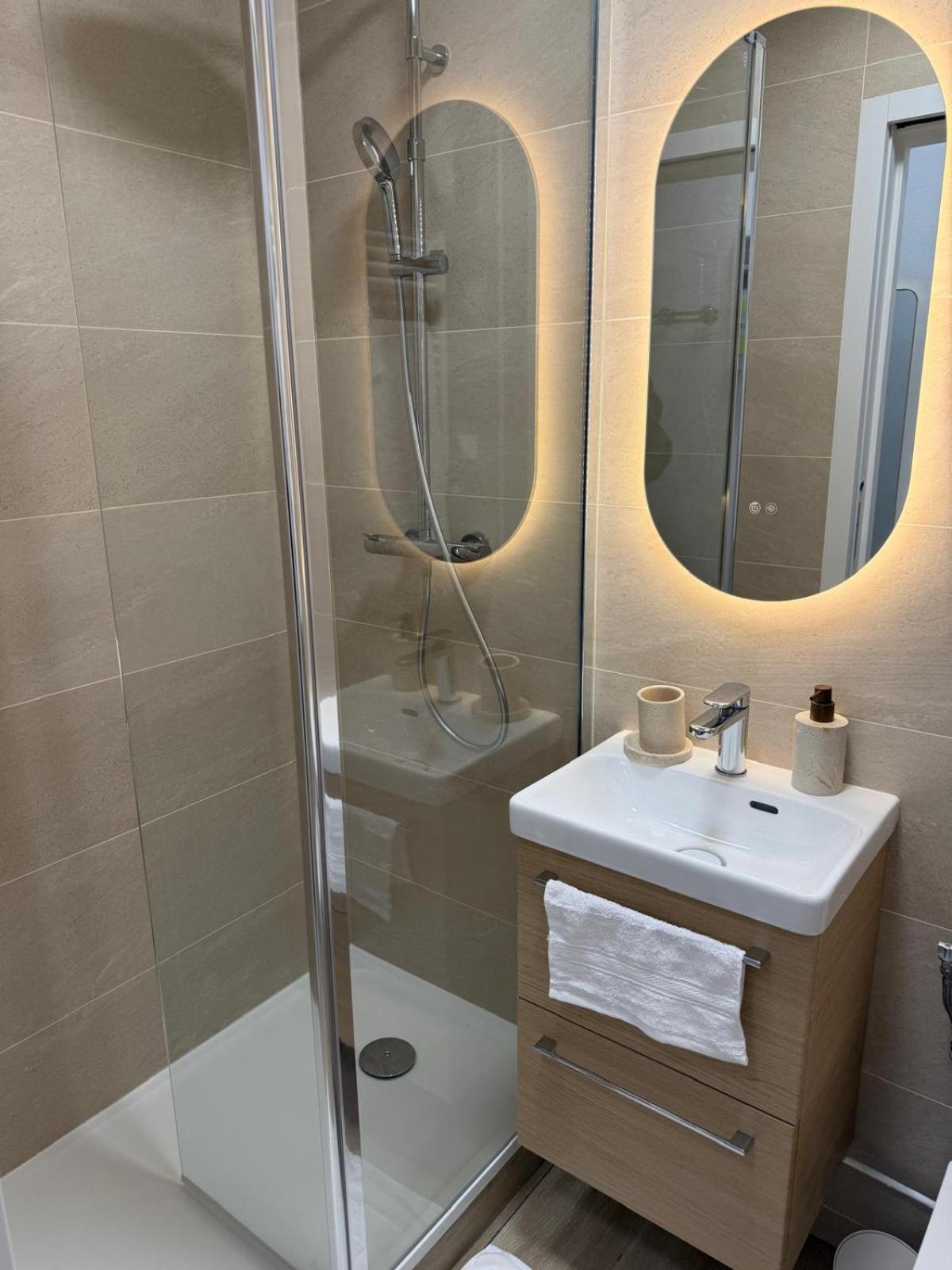 Superbe 2 Pieces Design Refait A Neuf 4 Couchages Apartment *