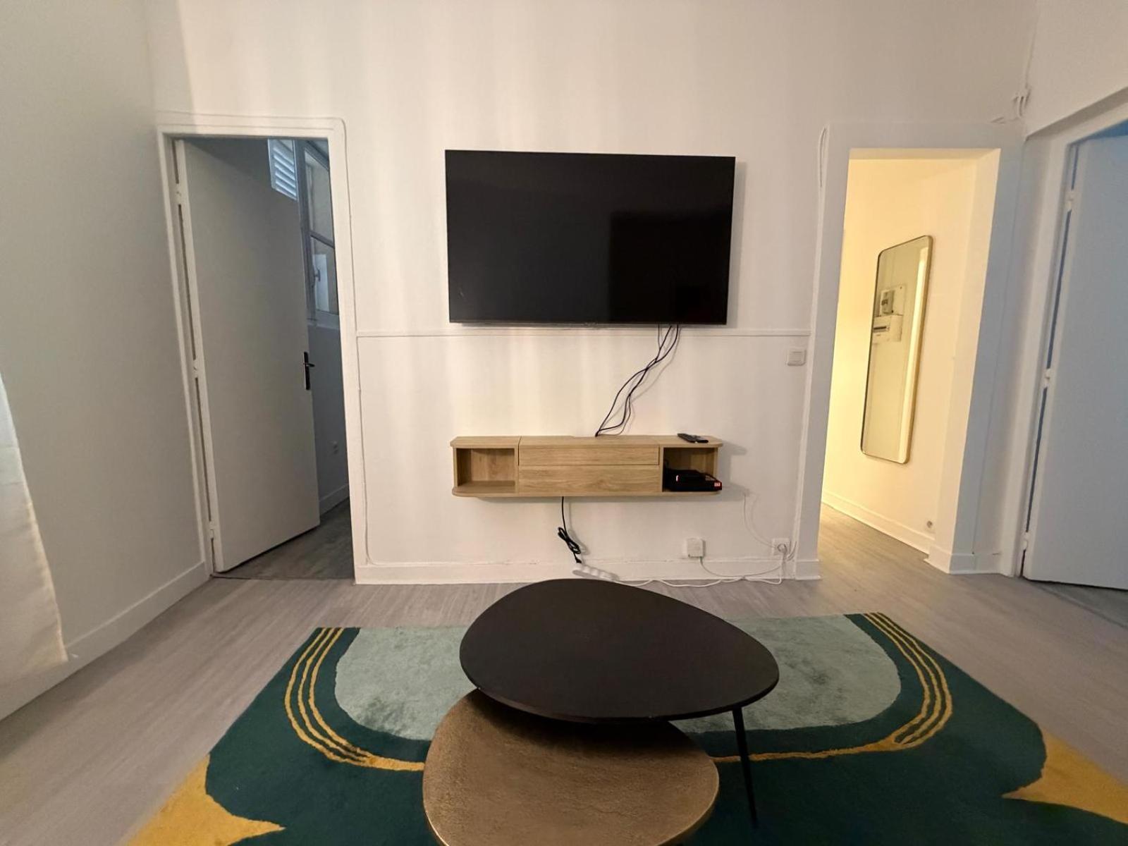 Superbe 2 Pieces Design Refait A Neuf 4 Couchages * Paris