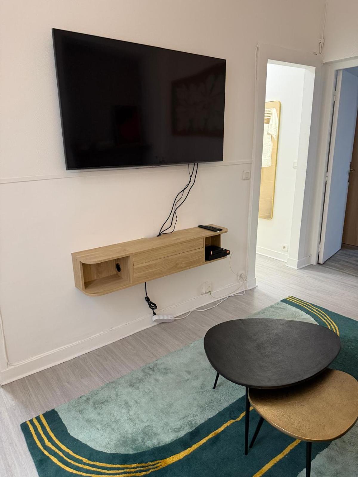 Superbe 2 Pieces Design Refait A Neuf 4 Couchages * Paris