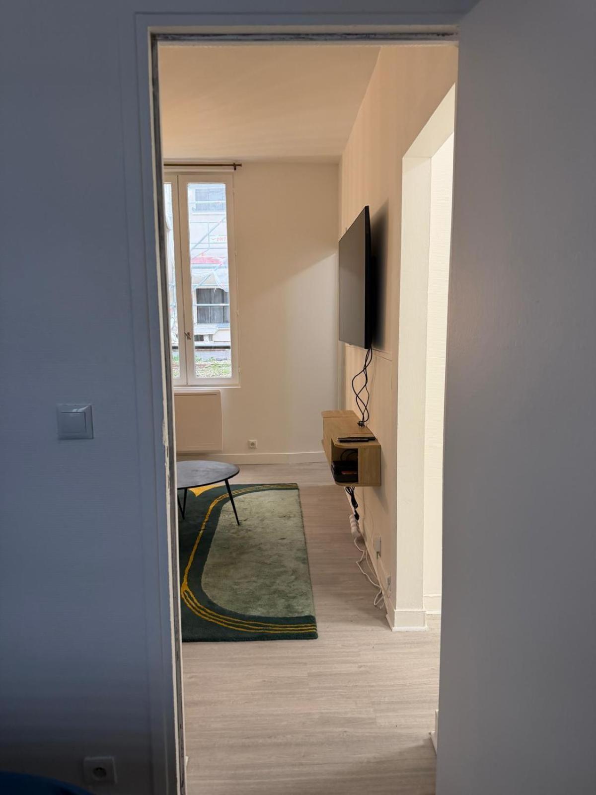 Superbe 2 Pieces Design Refait A Neuf 4 Couchages Paris